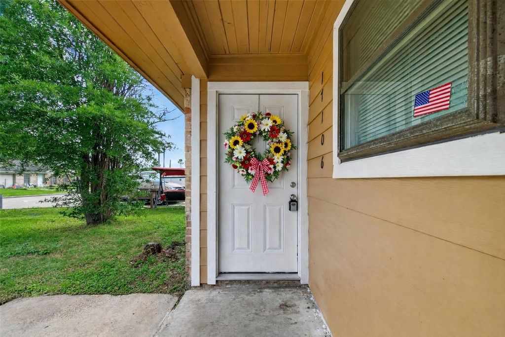 Photo of 17106 Sunshine Street, Houston, TX 77049 (MLS # 35629900)