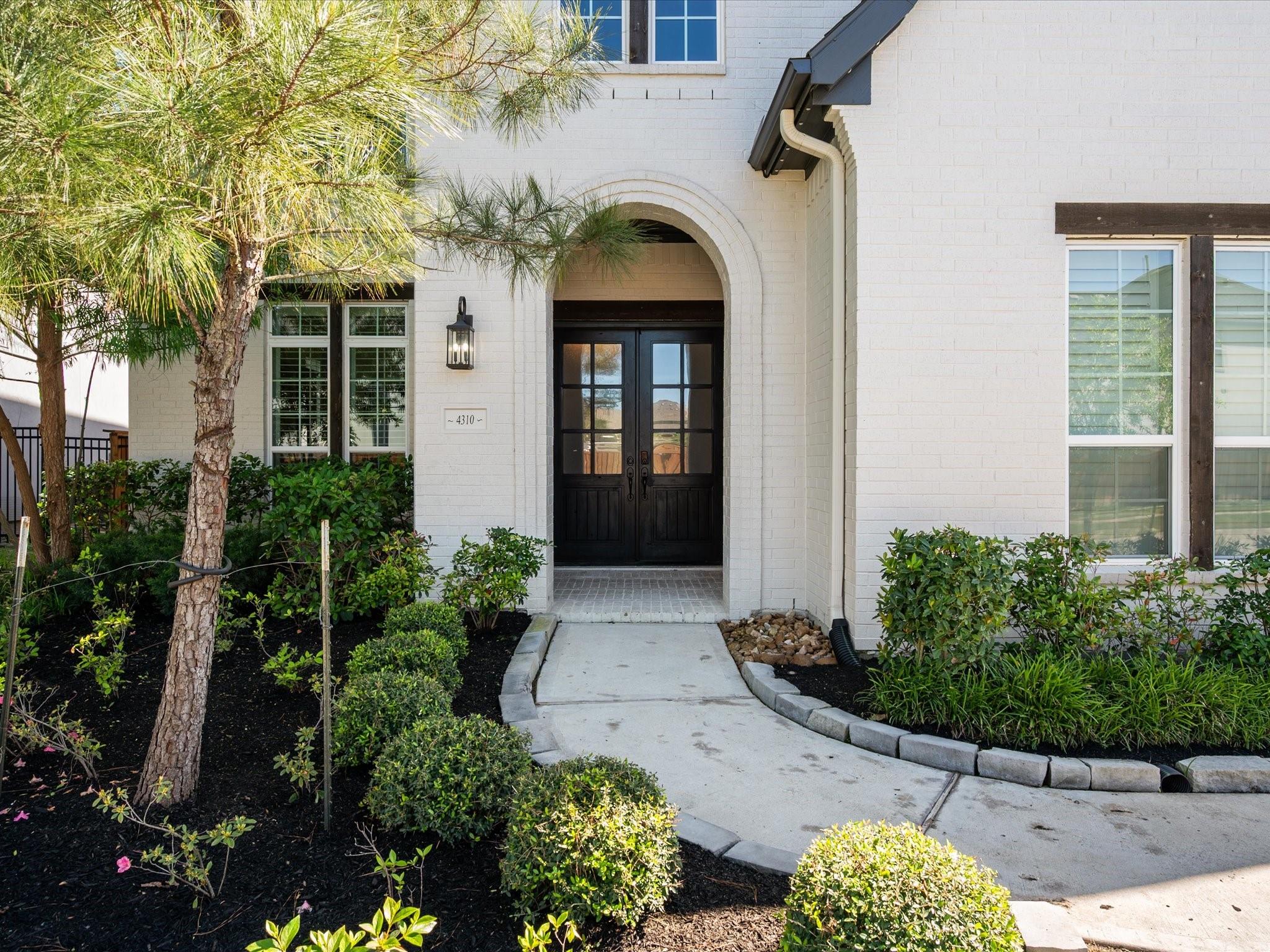 4310 Worthington Drive