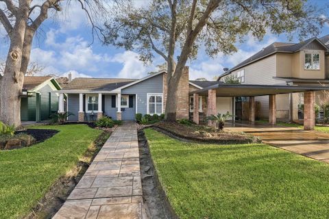 Homes For Sale - 1423 Richelieu Lane<br/> Houston, TX 77018