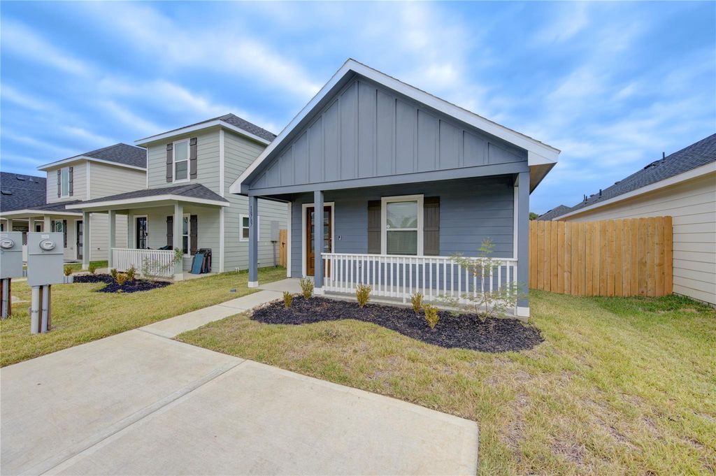 Photo of 16787 N Marie Village Drive, Conroe, TX 77306 (MLS # 78331655)