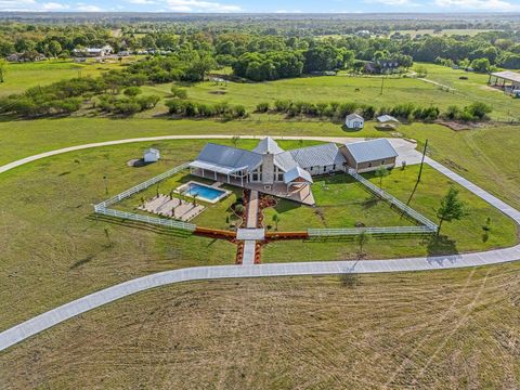 Photo of 2644 Linda Ln Ln, Brenham, TX 77833 (MLS # 80975382)