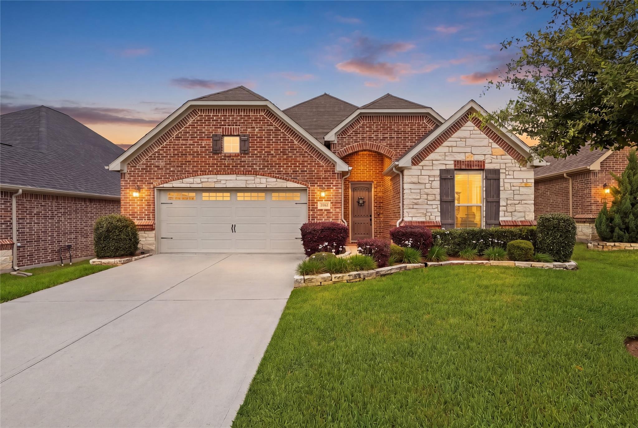 5757 Lakeside Villas Court