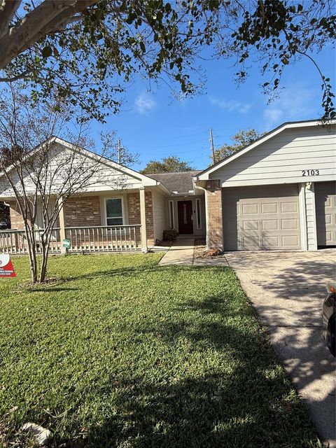 Photo of 2103 Squire Dobbins Drive, Sugar Land, TX 77478 (MLS # 88533984)