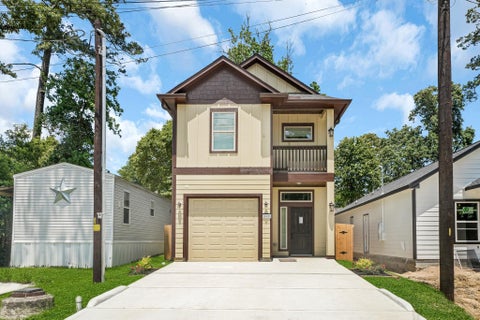 Photo of 16936 W Ivanhoe, Montgomery, TX 77316 (MLS # 21140435)