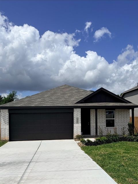 Photo of 327 Parkin Court, Conroe, TX 77303 (MLS # 47302273)