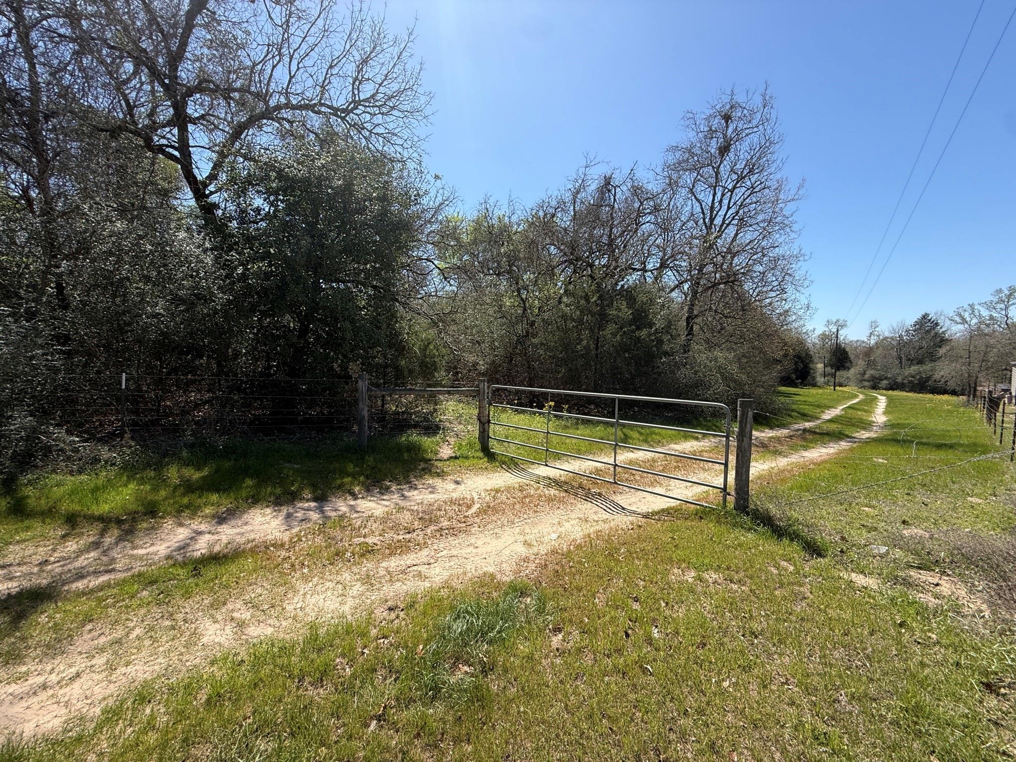 1922 County Road 261