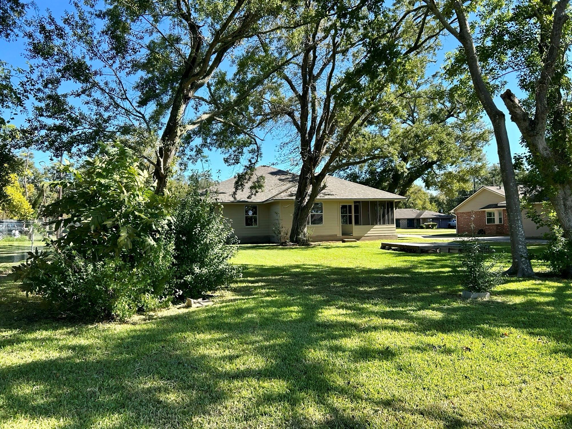 216 Sleepy Hollow Drive