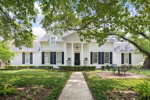 Photo of 2439 Stanmore Drive, Houston, TX 77019 (MLS # 29024084)
