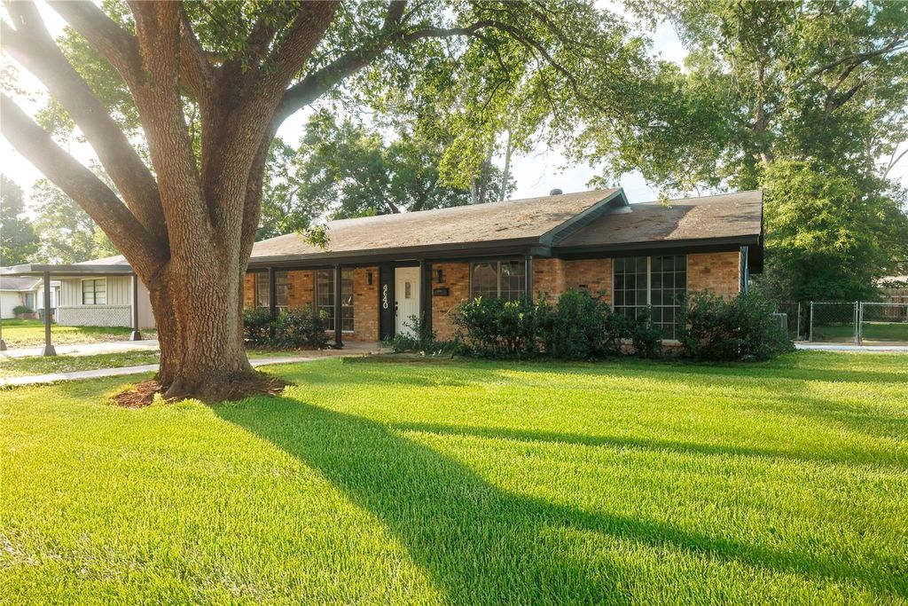 Photo of 4640 Fieldwood Lane, Beaumont, TX 77706 (MLS # 75691421)