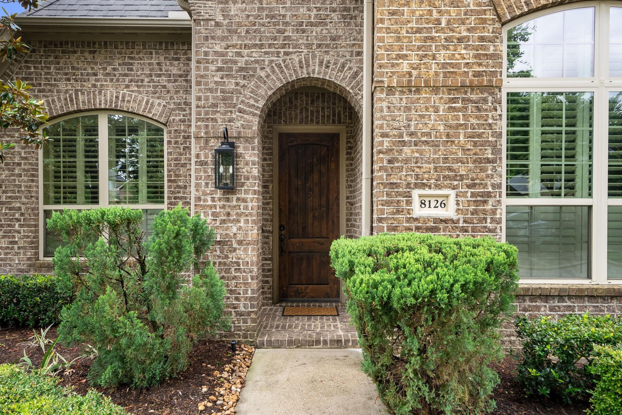 8126 Spreadwing Street