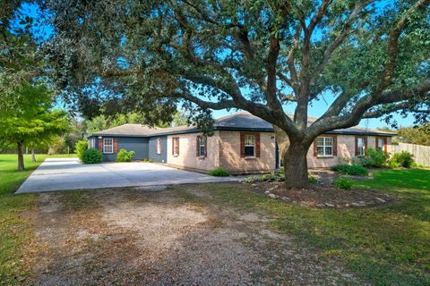 Photo of 9108 Kings Drive, Manvel, TX 77578 (MLS # 19409127)