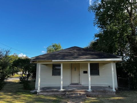 Photo of 1648 W Rev Dr Ransom Howard Street, Port Arthur, TX 77640 (MLS # 73925775)