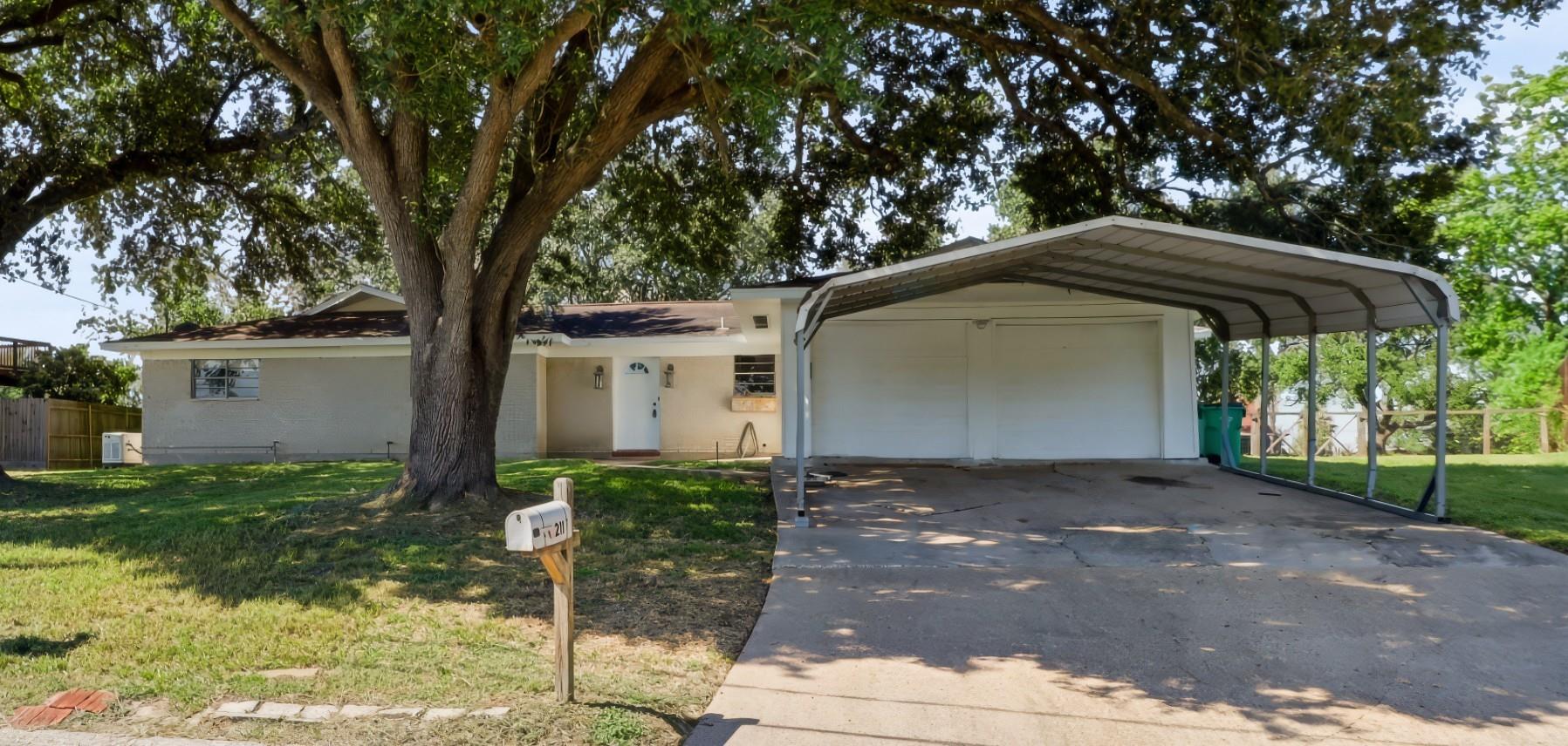 211 Rue Orleans Street