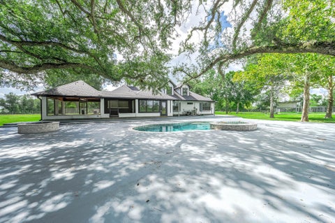 Photo of 16610 Meadow Lane, Danbury, TX 77534 (MLS # 12722969)