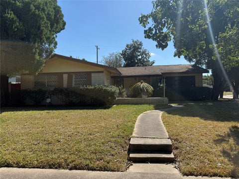 Photo of 10202 Kittrell Street, Houston, TX 77034 (MLS # 17546047)