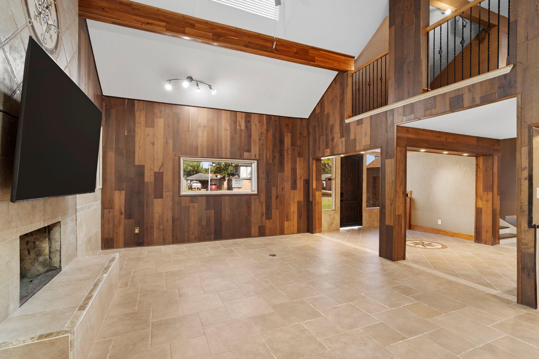 2823 Meadowcreek Drive