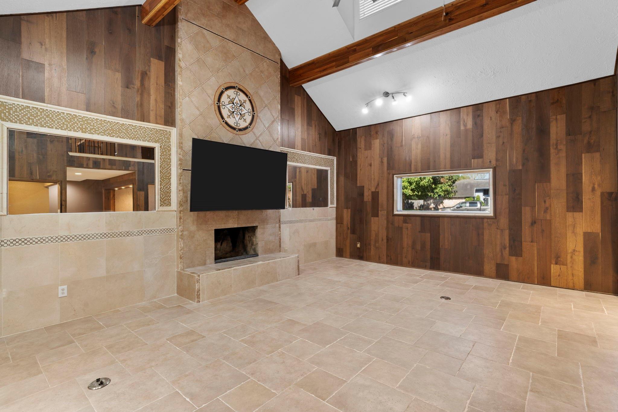 2823 Meadowcreek Drive