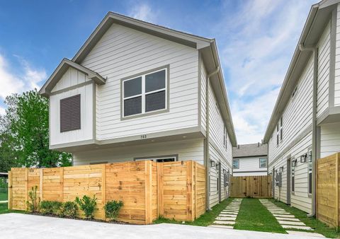 Photo of 783 Fortune Street #B, Houston, TX 77088 (MLS # 70259526)