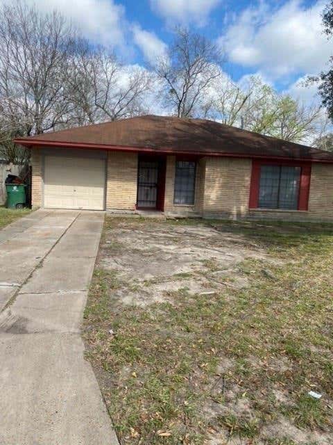 Photo of 5814 Mackinaw Rd, Houston, TX 77053 (MLS # 30149866)