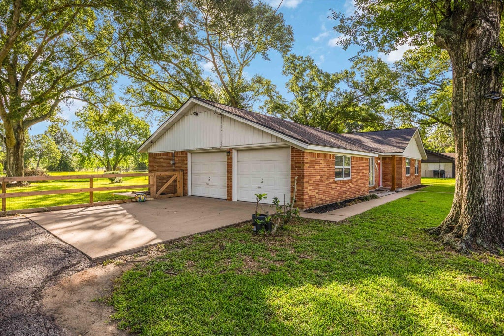 Photo of 16011 Highway 36, Needville, TX 77461 (MLS # 84136767)