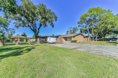 Photo of 312 S 15th Street, La Porte, TX 77571 (MLS # 22246692)