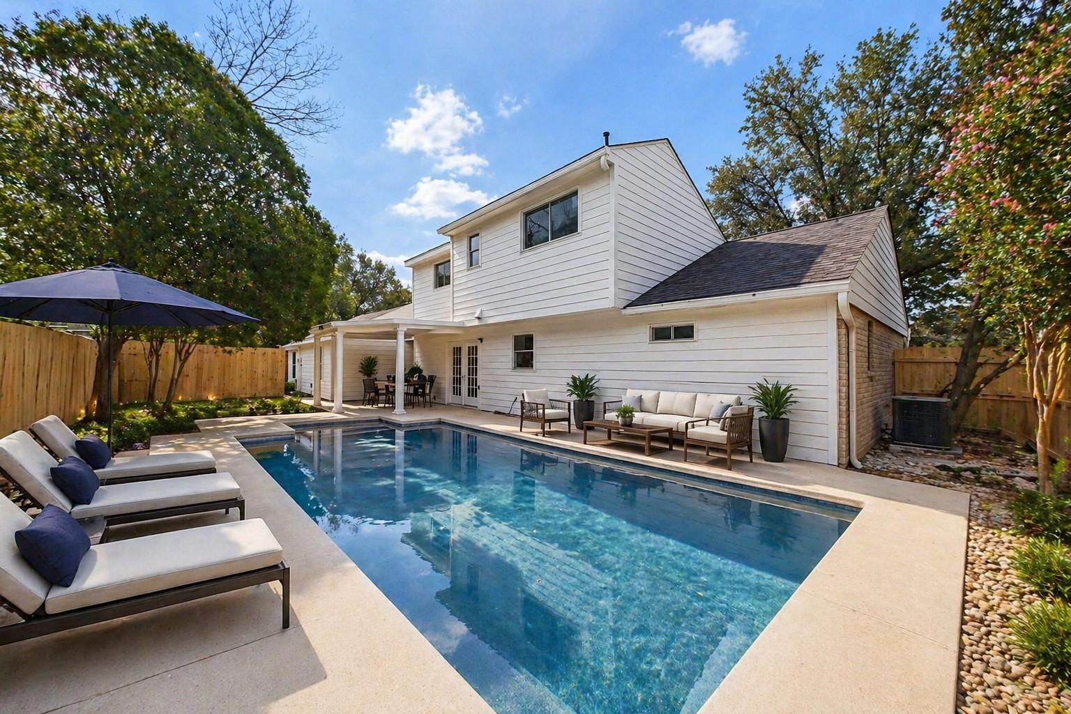 20206 Lake Sherwood Drive