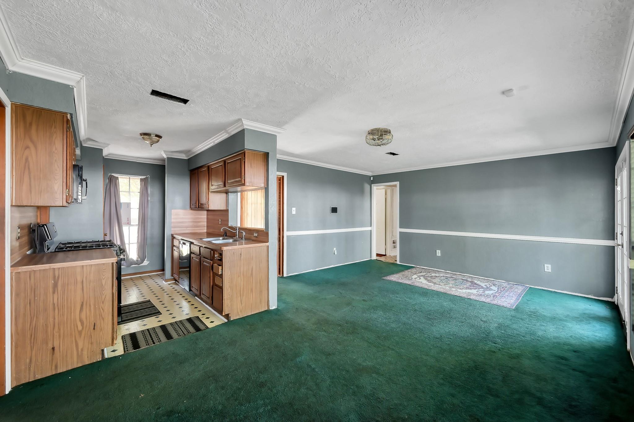 807 Dr Martin Luther King Jr Place N