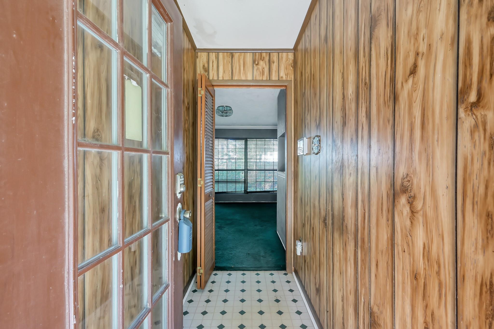 807 Dr Martin Luther King Jr Place N