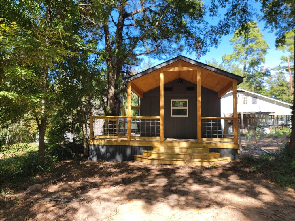 Photo of 13126 S Lee Shore Drive, Willis, TX 77318 (MLS # 20523938)
