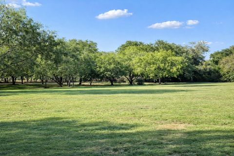 Photo of 1655 County Road 412, Stockdale, TX 78160 (MLS # 50819226)