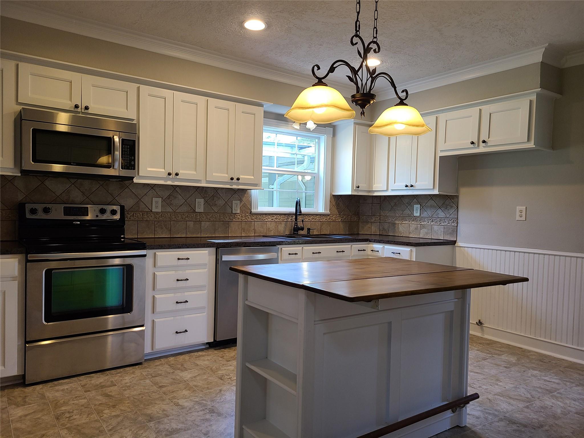 15896 Tree Monkey Road