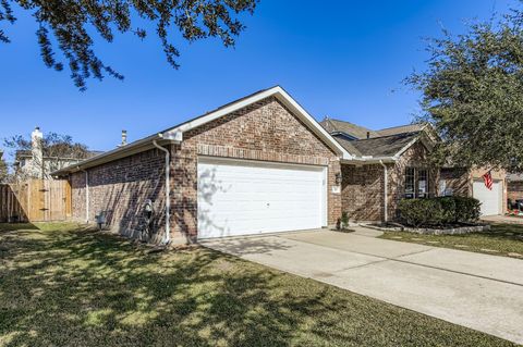 Photo of 703 Elizabeth Street, Alvin, TX 77511 (MLS # 7116958)
