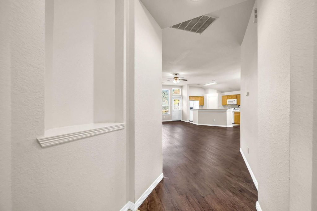 Photo of 256 Indian Falls S, Conroe, TX 77316 (MLS # 82758031)