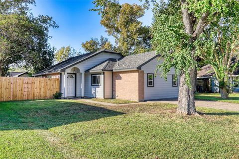 Photo of 10943 Spanish Grant Drive, Sugar Land, TX 77498 (MLS # 64121064)