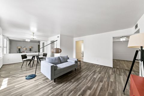 Photo of 361 N Post Oak Lane #231, Houston, TX 77024 (MLS # 77546707)