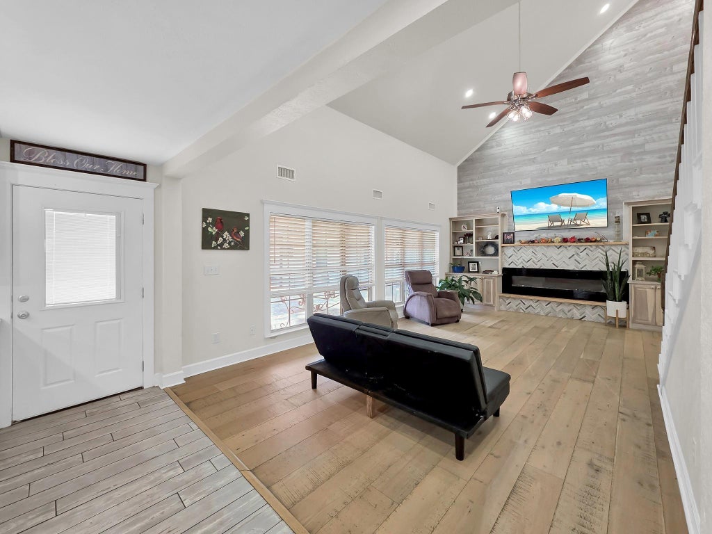 Photo of 1255 E Pineshadows Drive, Sour Lake, TX 77659 (MLS # 90838331)