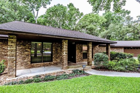 Photo of 104 Oakview Circle, Huntsville, TX 77340 (MLS # 78686030)
