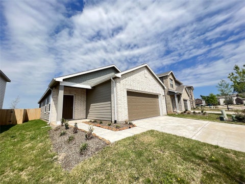 Photo of 680 Amesbury Road, Conroe, TX 77316 (MLS # 85116742)