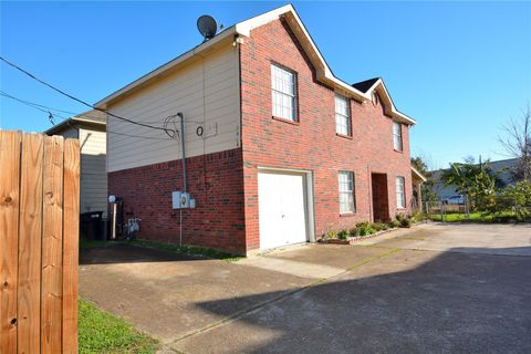 Photo of 8904 Ledge Street, Houston, TX 77075 (MLS # 76797510)
