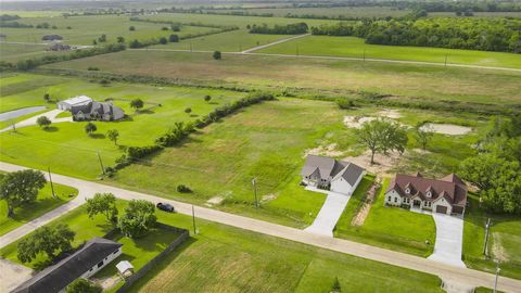 Photo of 913 Buffalo Trail, Angleton, TX 77516 (MLS # 93063017)