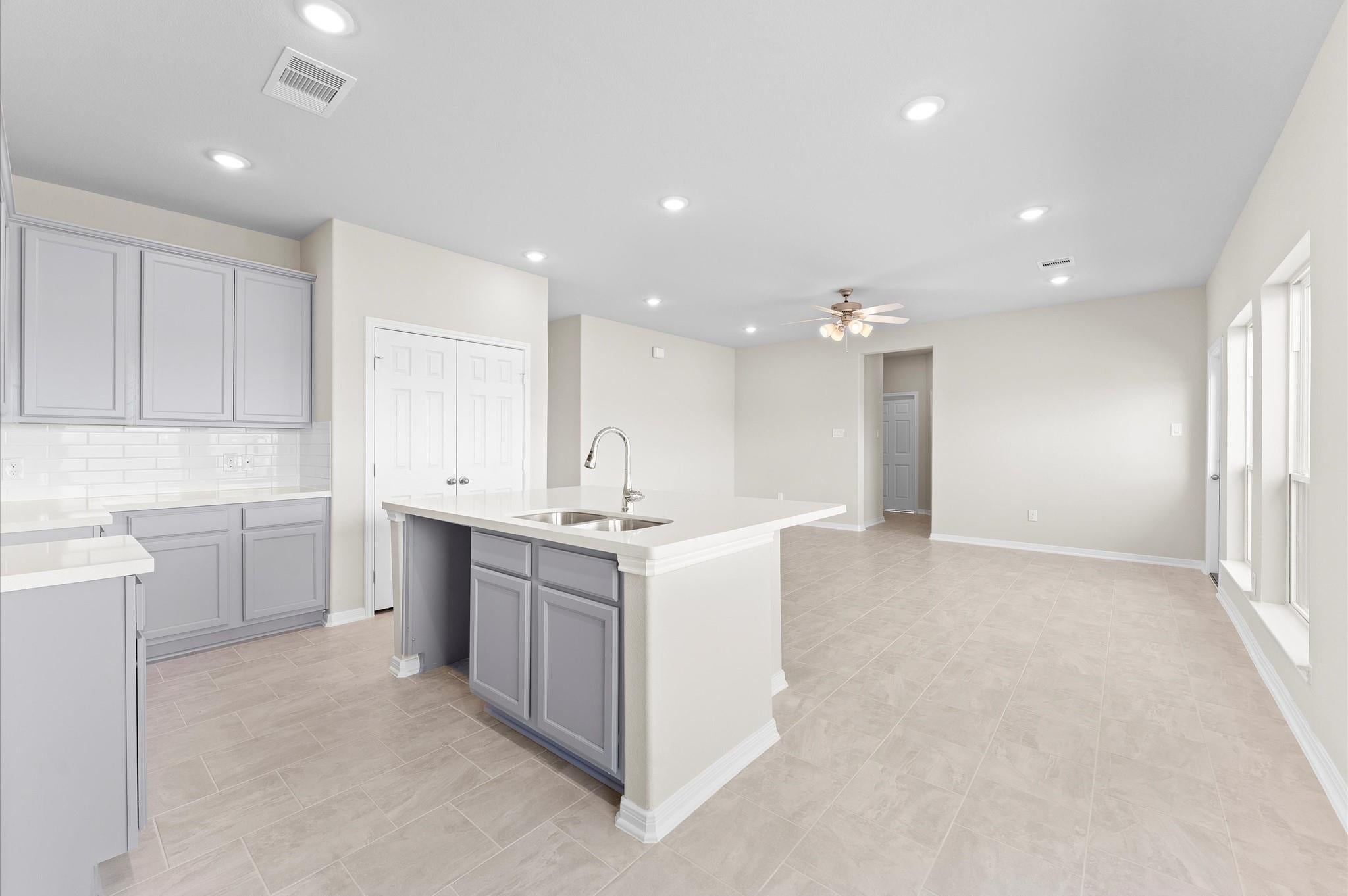 1364 Mixander Way