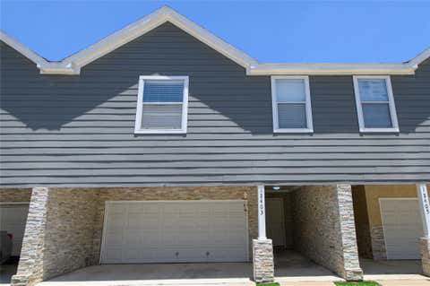 Townhouse For Rent - 12403 Urban Dale Court<br/> Houston, TX 77082