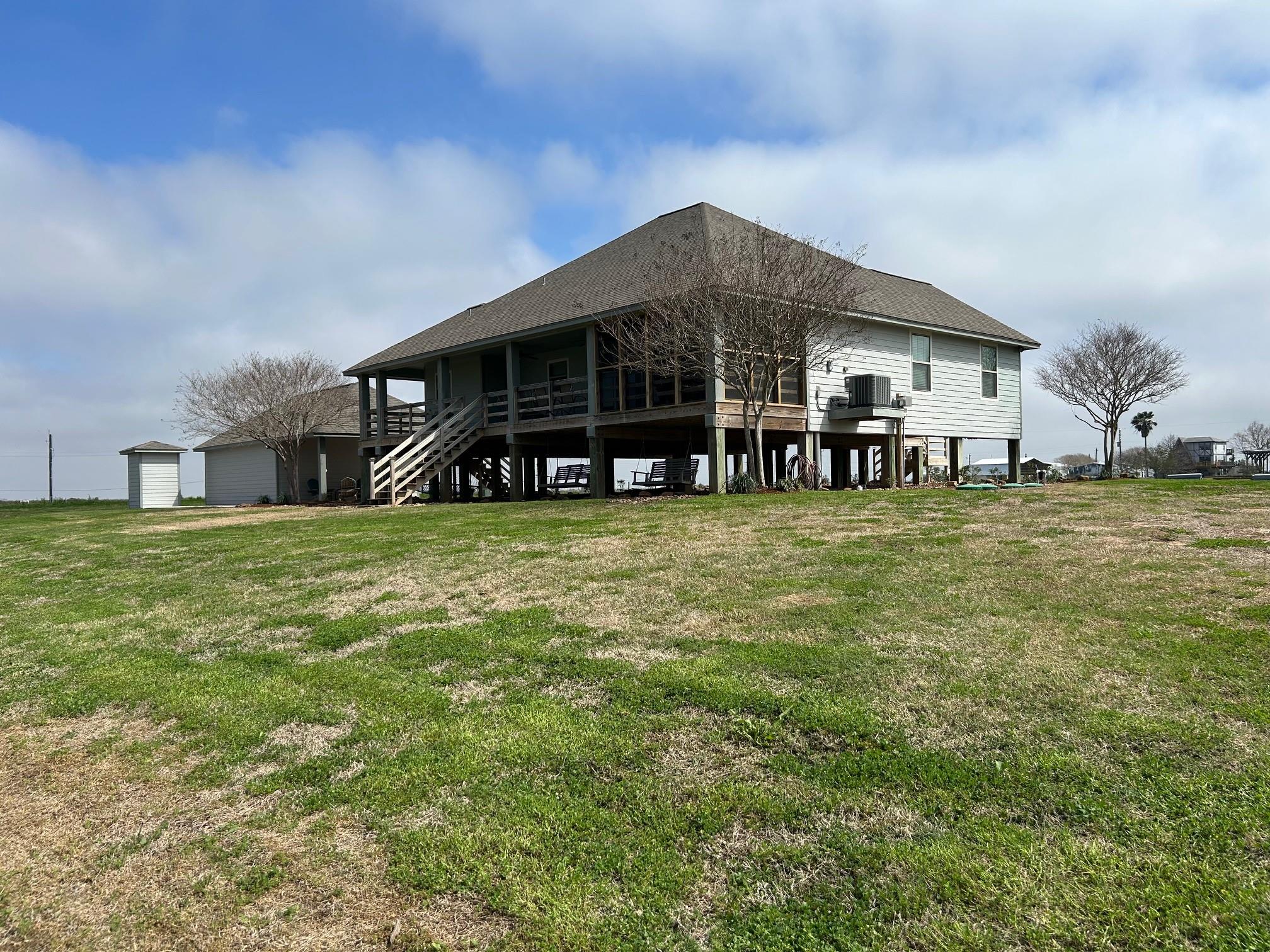 818 County Road 792