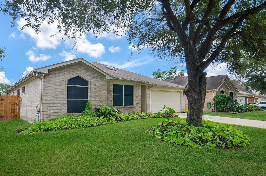 Photo of 2418 Honey Locust Drive, Katy, TX 77449 (MLS # 28045145)
