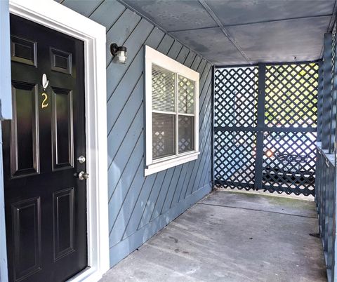 Photo of 704 E 22nd Street #2, Houston, TX 77008 (MLS # 35860026) Photo of 704 E 22nd Street #2, Houston, TX 77008 (MLS # 35860026)