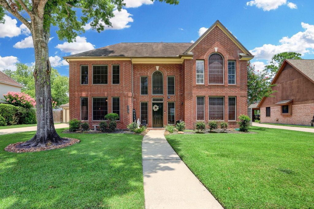 Photo of 1611 Falcon Ridge Boulevard, Friendswood, TX 77546 (MLS # 14826531)