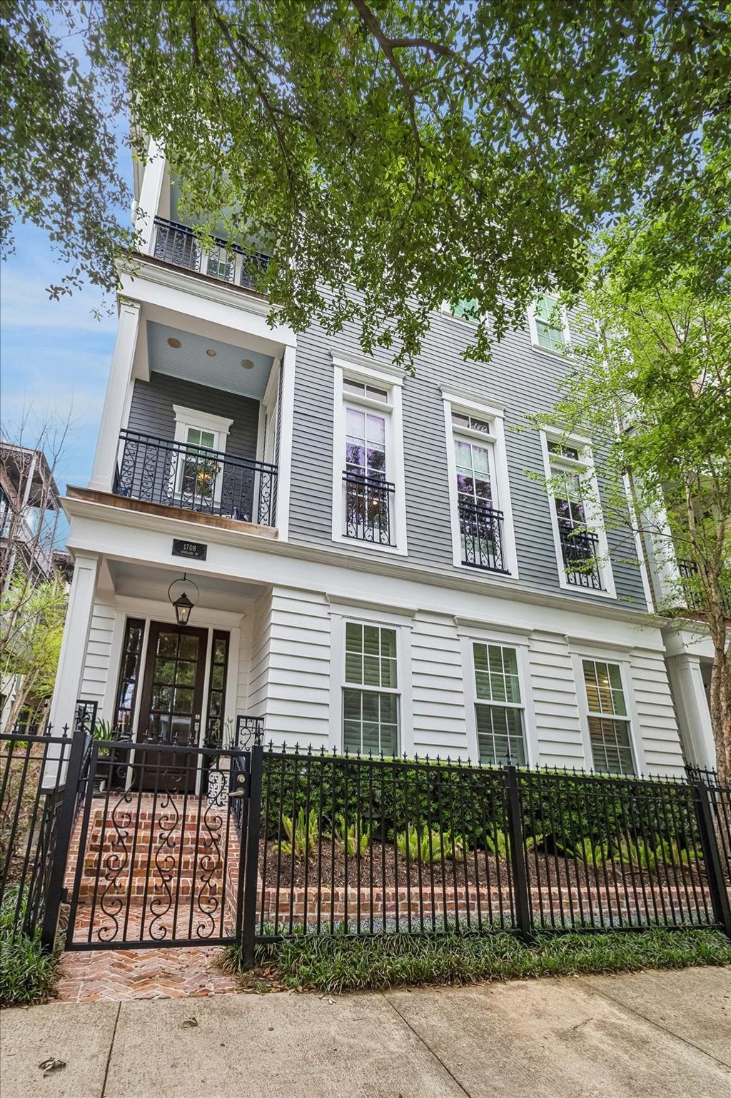 Photo of 1708 Ashland Street, Houston, TX 77008 (MLS # 55865560)