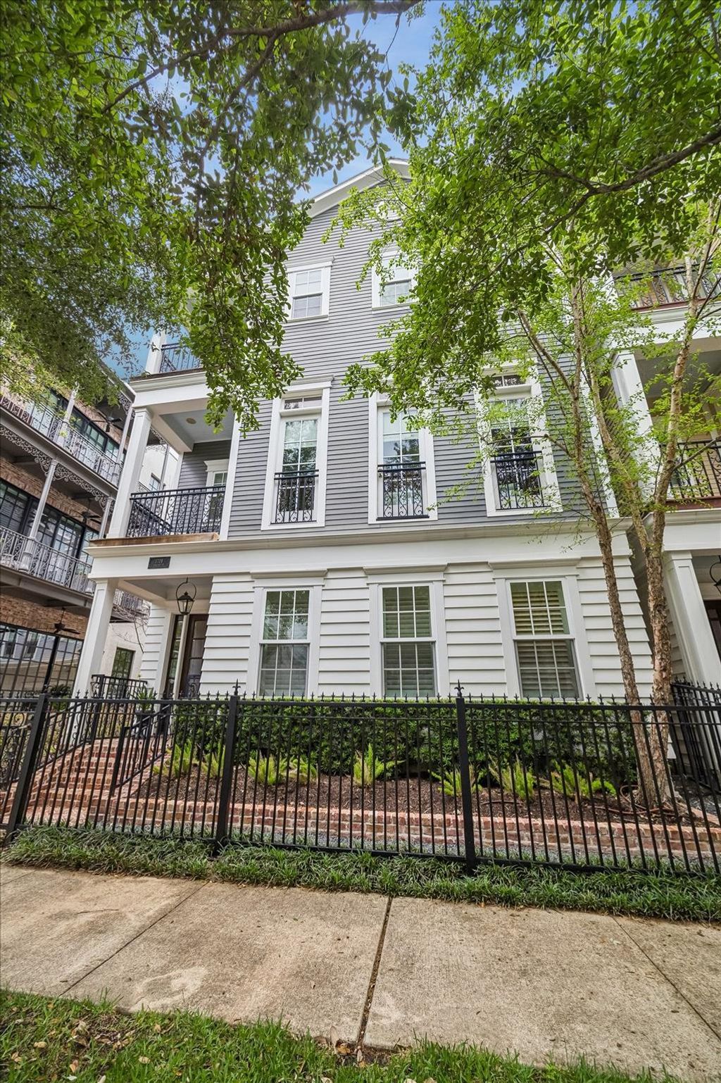 Photo of 1708 Ashland Street, Houston, TX 77008 (MLS # 55865560)