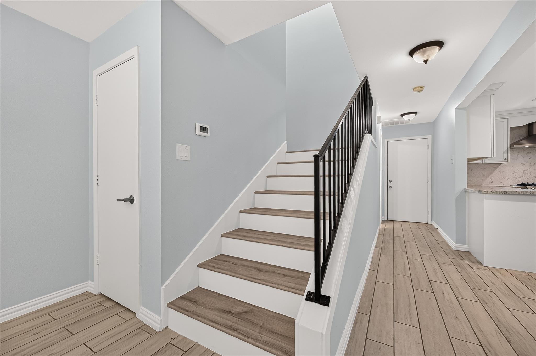 4513 Acacia