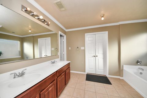 Tiny photo for 24114 Courtland Oaks Street, Katy, TX 77494 (MLS # 94721057)